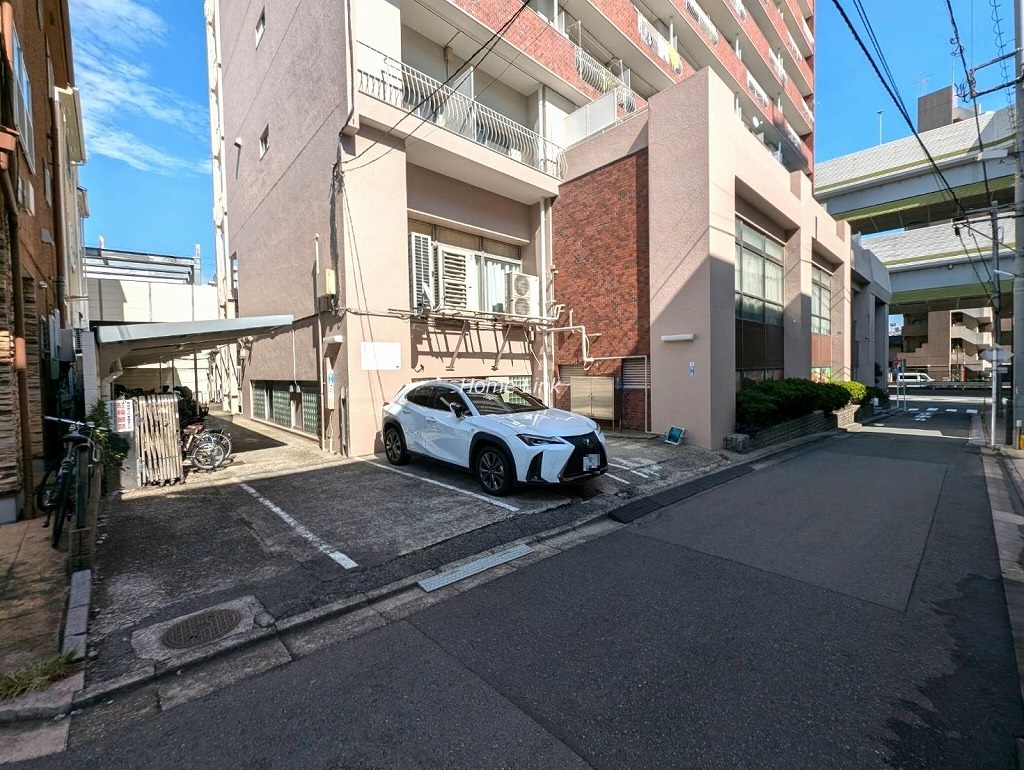 山手通りオークレジデンス　駐車場